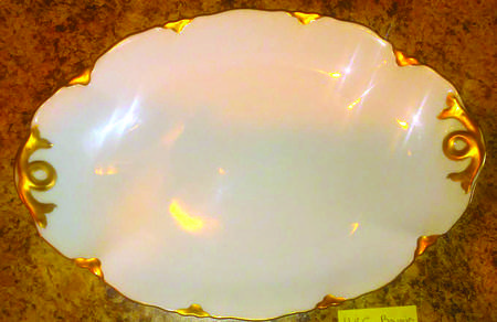 HC76 11" Oval Serving Platter