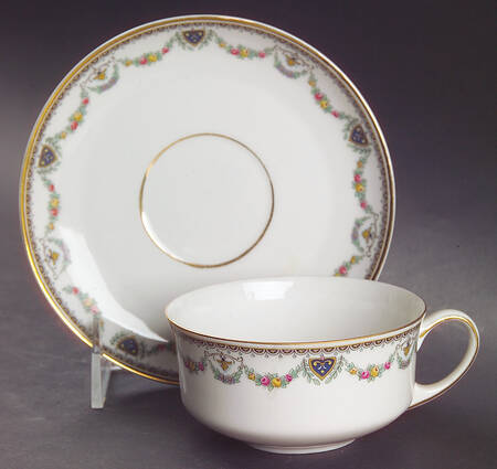HC86 Flat Cup & Saucer Set