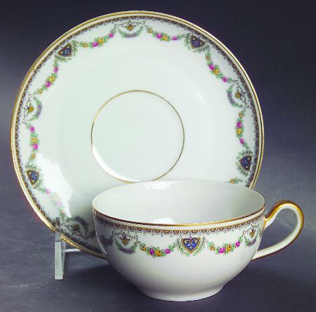 HC86 Flat Cup & Saucer Set