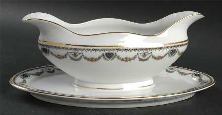HC86 Gravy Boat with Attached Underplate