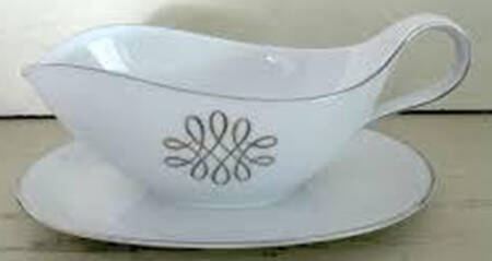 17480 Gravy Boat with Attached Underplate
