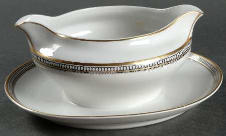 HC9 Gravy Boat with Attached Underplate