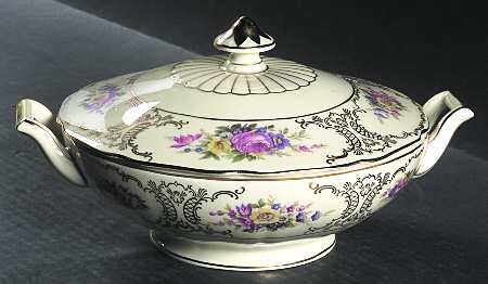 Lady Louise Round Covered Vegetable