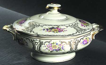 Lady Louise Round Covered Vegetable