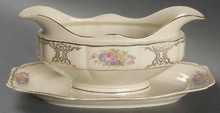Lady Louise Gravy Boat with Attached Underplate
