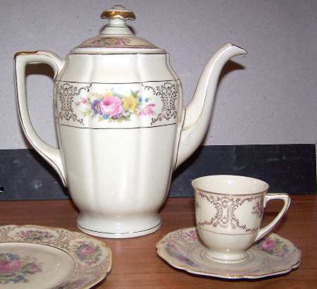 Lady Louise Coffee Pot & Lid