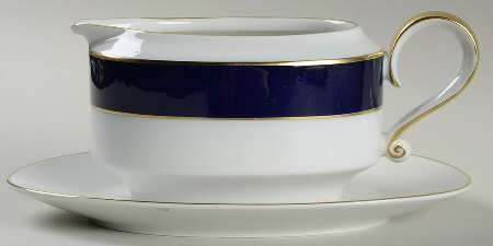 Lorca Gravy Boat with Attached Underplate