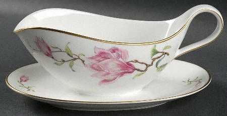 Magnolia Gravy Boat with Attached Underplate