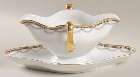 Navarre Gravy Boat with Attached Underplate