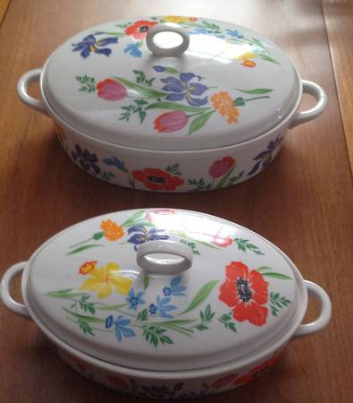Primavera 2.5 Quart Oval Covered Casserole