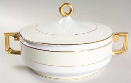 Queen Round Covered Vegetable
