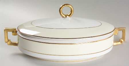 Queen Oval Covered Vegetable