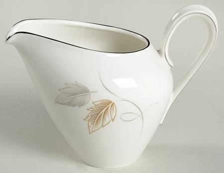 Reverie (Platinum Trim) Creamer