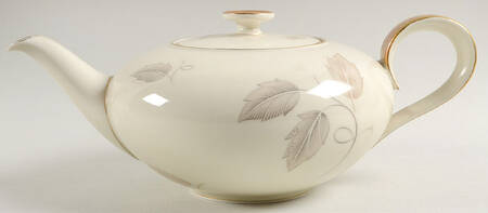 Reverie (Gold Trim) Teapot & Lid