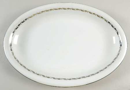 Silver Wreath 16" Oval Serving Platter