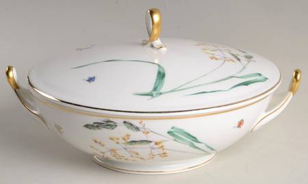 Sommer (Coupe, Smooth, Gold Trim) Round Covered Vegetable