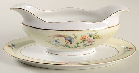 Songbird Gravy Boat with Attached Underplate