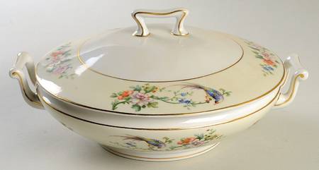 Songbird Round Covered Vegetable