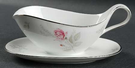 Tanya Gravy Boat with Attached Underplate