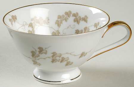 Windblown Footed Cup
