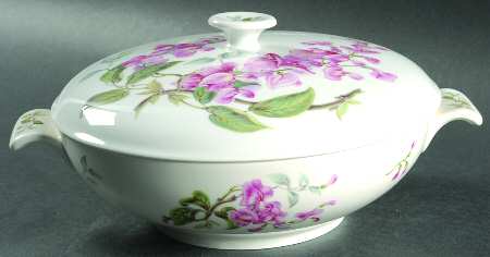 Wisteria Round Covered Vegetable