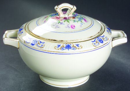 Claudette Sugar Bowl & Lid
