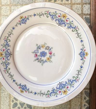 Elizabeth Dinner Plate