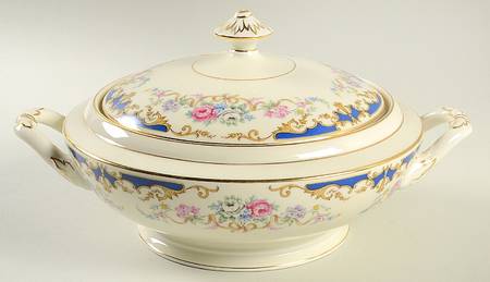 Emilie Round Covered Vegetable