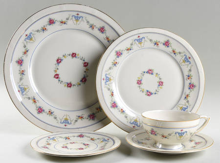 Patricia (Coronado) 5 Piece Place Setting