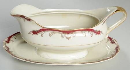 Prague Gravy Boat with Attached Underplate