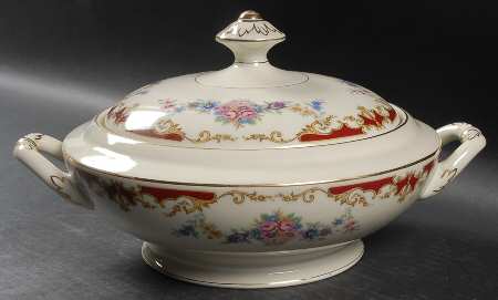 Yvonne Round Covered Vegetable