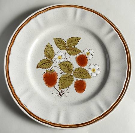 Berries 'N Cream 12" Chop Plate (Round Platter)