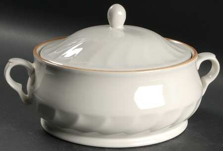 Simplicity Round Covered Vegetable