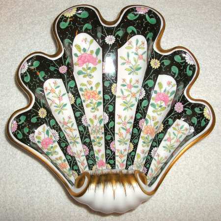 Black Dynasty (Sn) Shell Shaped Dish