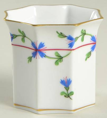 Blue Garland (PBG) Cigarette Holder