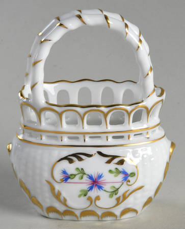 Blue Garland (PBG) Small Pierced Basket
