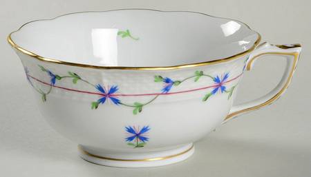 Blue Garland (PBG) Footed Cup