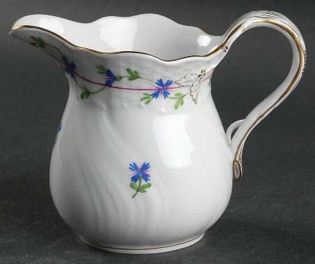 Blue Garland (PBG) Creamer