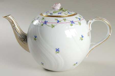 Blue Garland (PBG) Teapot & Lid by Herend