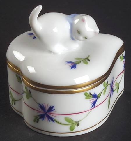 Blue Garland (PBG) Heart Shape Box & Lid