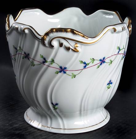 Blue Garland (PBG) Medium Cachepot