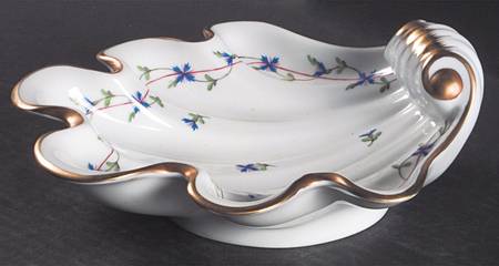 Blue Garland (PBG) Shell Shaped Dish