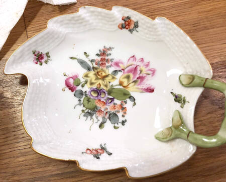 Bouquet of Flowers (BHR) 5" Leaf Dish