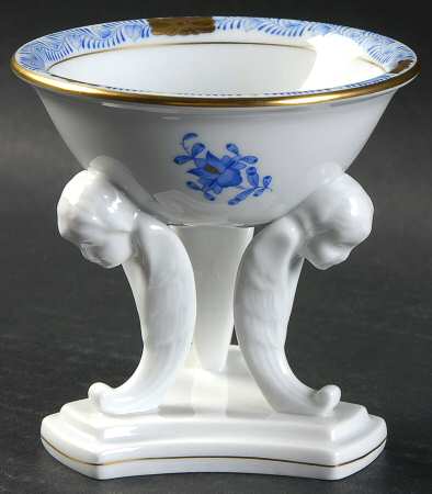 Chinese Bouquet Blue (AB) Bonbonniere with Triangle Base & Faces