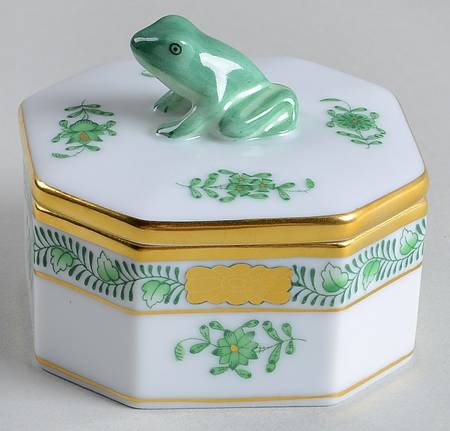 Chinese Bouquet Green (AV) 2" Octagonal Box & Lid