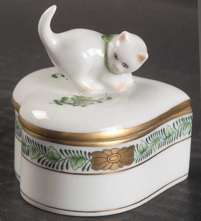 Chinese Bouquet Green (AV) Heart Shape Box & Lid