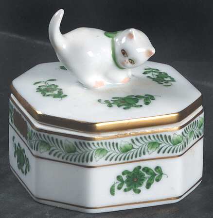 Chinese Bouquet Green (AV) Trinket Box with Cat Lid