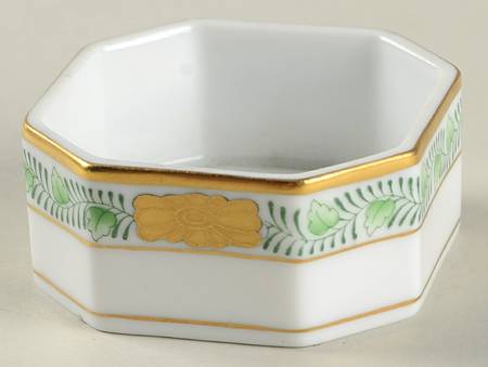 Chinese Bouquet Green (AV) 2" Octagonal Box No Lid