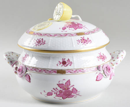 Chinese Bouquet Raspberry (AP) Bean Pot & Lid