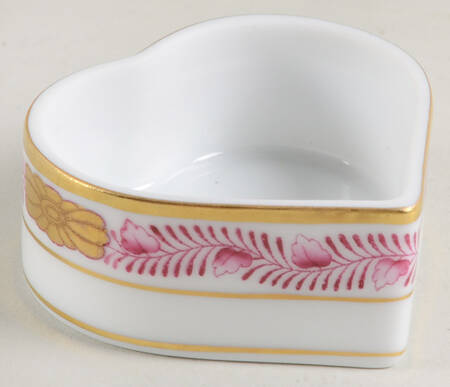 Chinese Bouquet Raspberry (AP) Small Heart Shape Box-No Lid